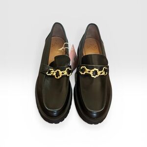 NWT Sam & Libby Black Leather Loafers with Gold Chain Accent